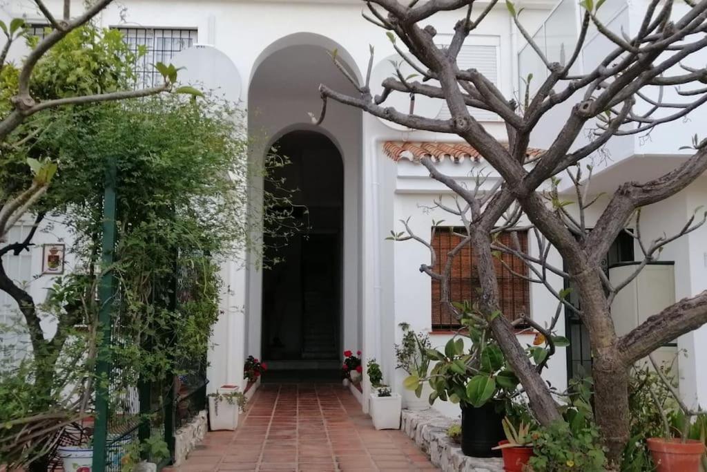 Beautiful Apartment In La Carihuela, Torremolinos Luaran gambar