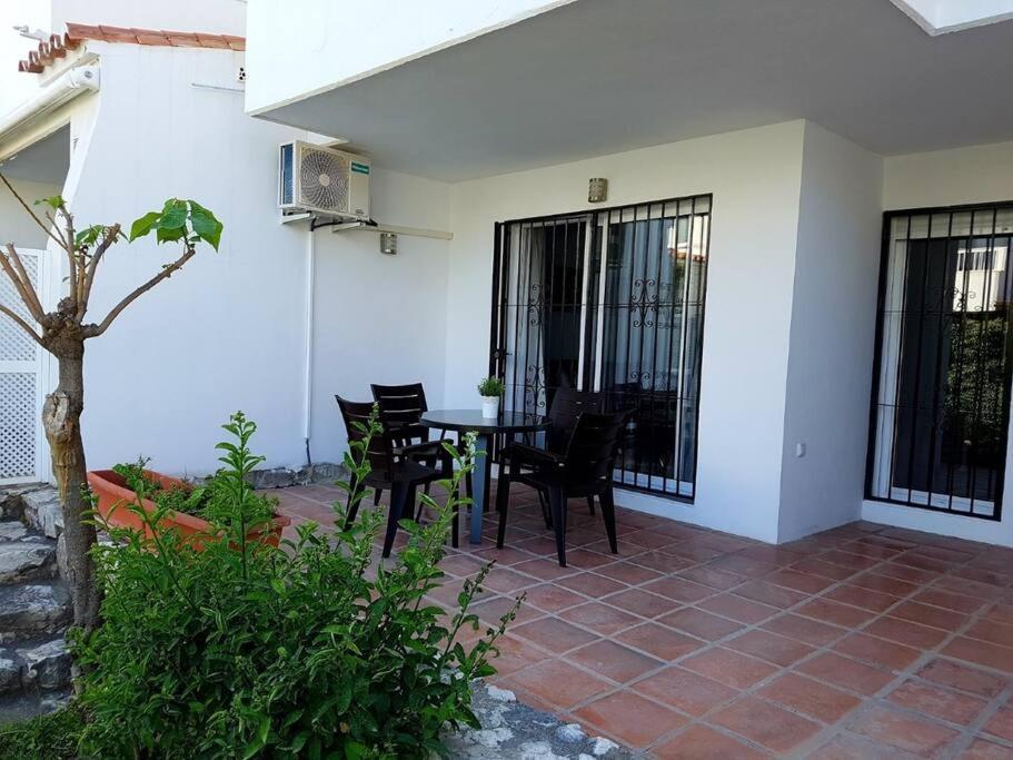 Beautiful Apartment In La Carihuela, Torremolinos Luaran gambar