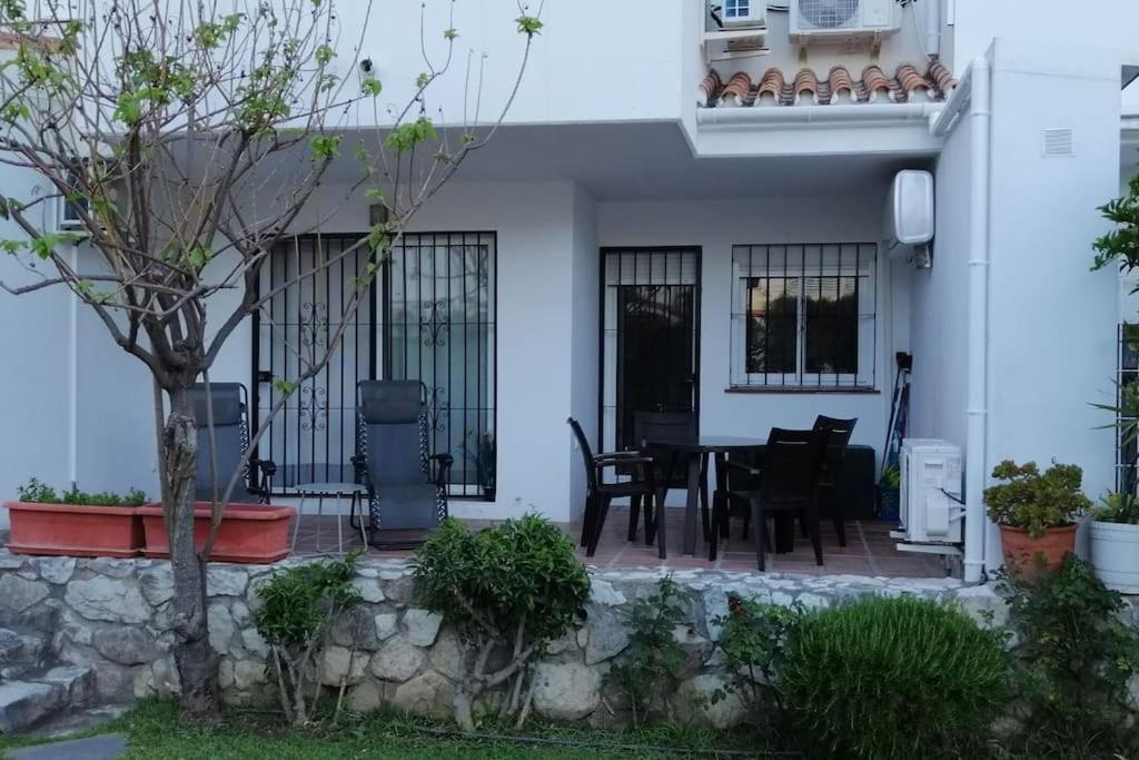 Beautiful Apartment In La Carihuela, Torremolinos Luaran gambar
